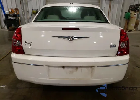 2010 Chrysler 300 Touring z USA, uszkodzony, nr VIN 2C3CA5CV1AH104562